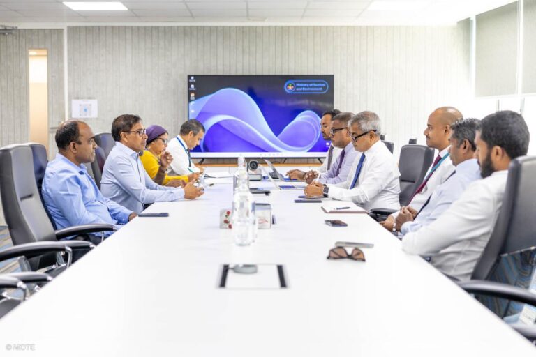 މެދުއިރުމަތީގެ ހަނގުރާމައާ ގުޅިގެން މަޓީ އާއި ރާއްޖޭގެ ތެޔޮ ކުންފުނިތައް މަޝްވަރާގެ މޭޒަށް