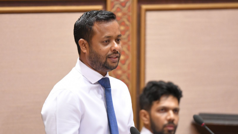 ގުޅީފަޅުގެ ފެނާއި ނަރުދަމާ އަދި މަގު ހެދުން ލަސް ނުވެ ފެށޭނެ: މިނިސްޓަރު މުއްތަލިބު