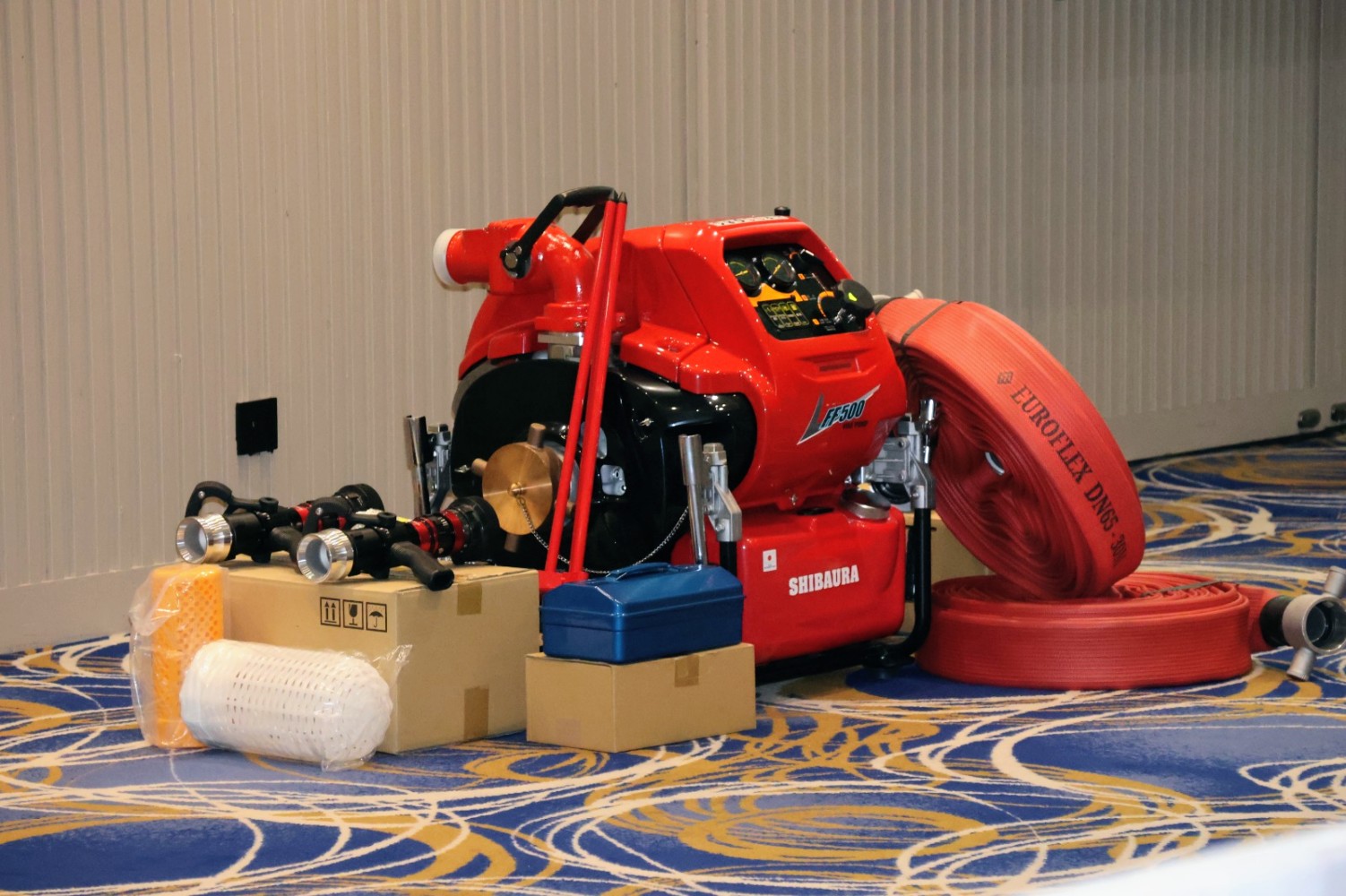 ޖަޕާނުން ހަދިޔާ ކުރި ސާމާނު. ފޮޓޯ: އެންޑީއެމްއޭ