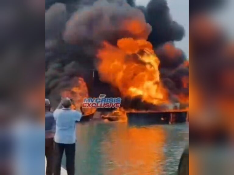 ފީއަލީ ކައިރީގައި އޮތް ތެޔޮ ބޯޓެއްގައި ރޯވެ އަނދަނީ