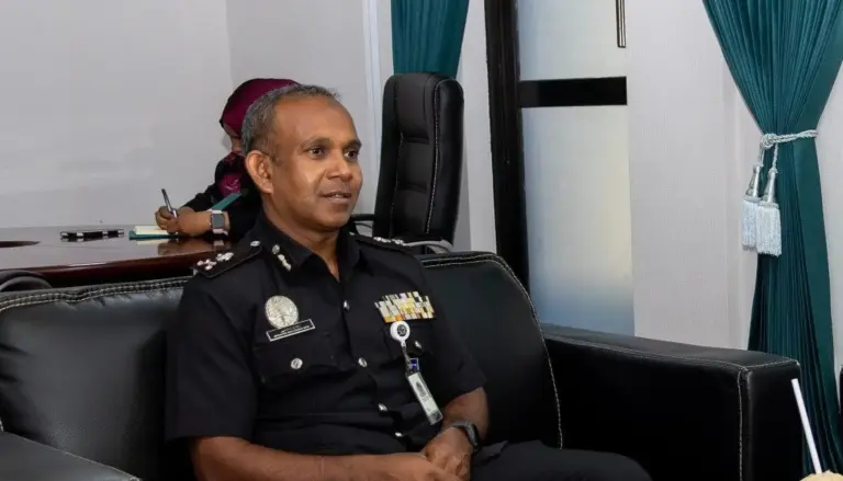 ކަރެކްޝަންސްގެ ކުރީގެ ޑެޕިއުޓީ ކޮމިޝަނަރަށް ރިޓަޔާމަންޓް ފައިސާ އެއްފަހަރާ ދޭން ކޯޓުން އަމުރުކޮށްފި