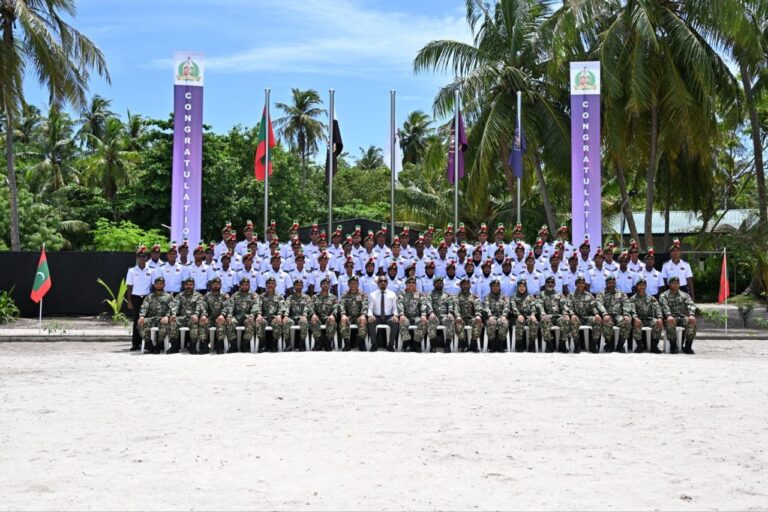 ވަޠަނީ ޚިދުމަތުގެ ތަމްރީނު ޕްރޮގްރާމް ފުރިހަމަކުރި ދަރިވަރުންނަށް ރައީސް މަރުހަބާ ދަންނަވައިފި