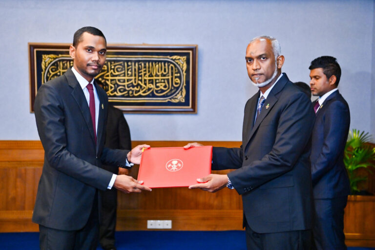 ވަޒީފާއާ ބެހޭ ޓްރައިބިއުނަލްގެ ރައީސް އިސްތިއުފާ ދެއްވައިފި