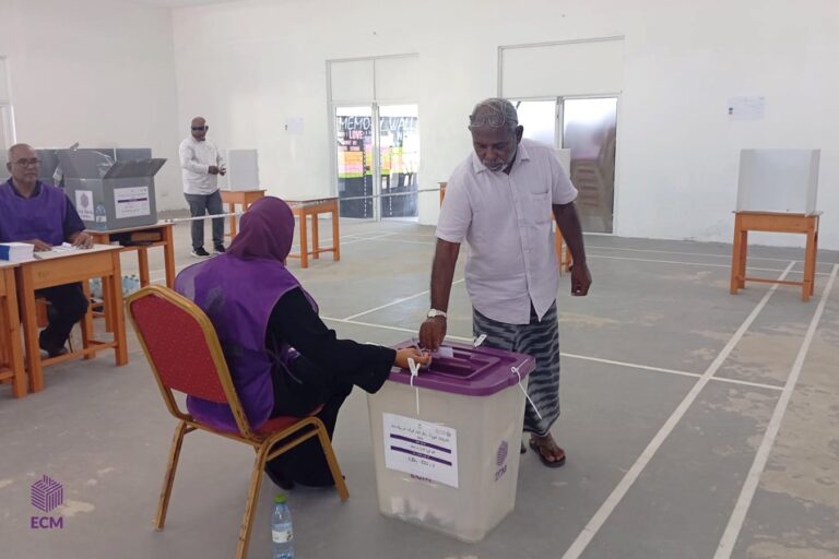 ހިތަދޫ އުތުރު ދާއިރާގެ ބައި-އިލެކްޝަންގެ ވޯޓުލުން: އެއް ގަޑިއިރުތެރޭ 280 މީހުން ވޯޓުލައިފި