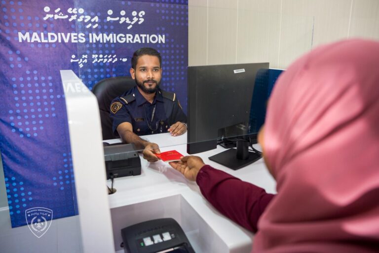 ދަރަވަންދޫގައި ޕާސްޕޯޓުގެ ހިދުމަތް އިމިގްރޭޝަނުން ފަށައިފި