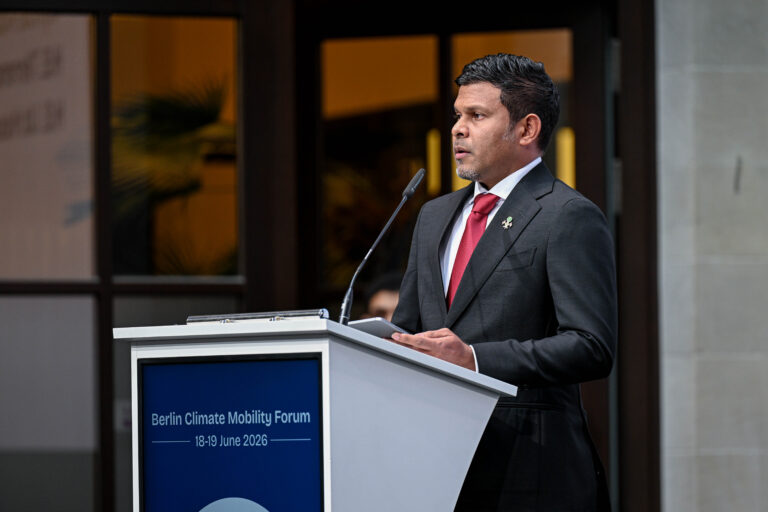 ހައްގުތައް ހިމާޔަތްކޮށް، ގުޅިގެން މަސައްކަތް ކުރުމަށް ނައިބު ރައީސް ގޮވާލައްވައިފި