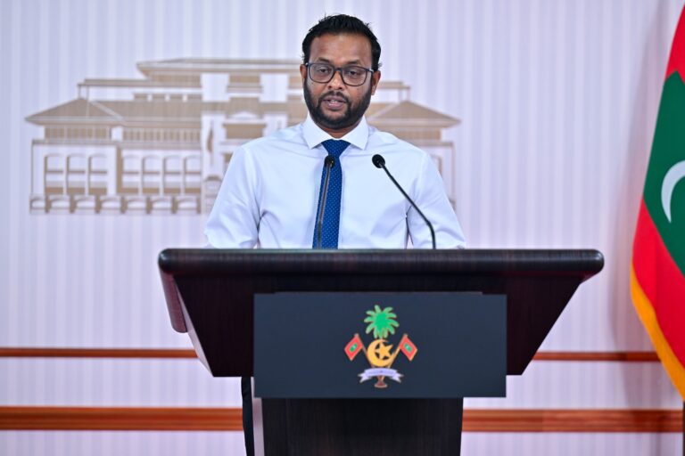 މޭޔަރު އާޒިމް ”މީޑިއާ ސްޓަންޓް“ ނުޖައްސަވާ ލިޔުމުން މުއާމަލާތްތައް ކުރައްވާ: މިނިސްޓަރ މުއްޠަލިބް