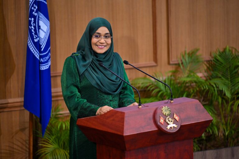 ހިސާބު ޢިލްމު ހަރުދަނާކުރުމަކީ ޤައުމުގެ ކުރިމަގަށް ކުރެވޭ ވުނަކުރުމެއް: ފަސްޓް ލޭޑީ