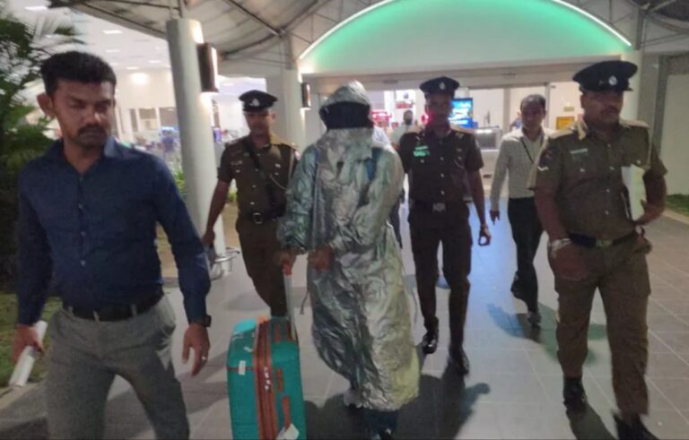 ވަކީލަކާއި އޭނާގެ އަނބިމީހާ މަރާލި މައްސަލާގައި ތުހުމަތުވާ މީހާ ރާއްޖެއިން ލަންކާއާ ހަވާލުކޮށްފި
