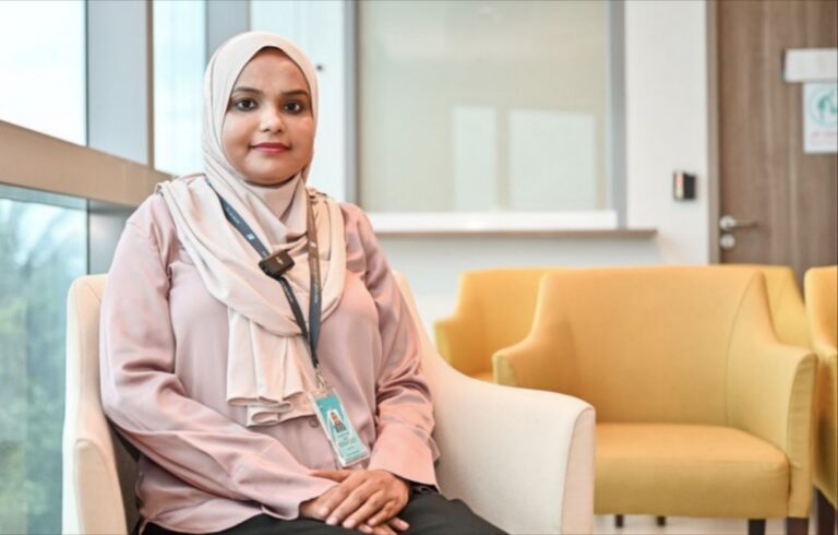 އޯޓިޒަމް ދެނެގަތުމަށް ހާއްސަވި ފުރަތަމަ ދިވެހި ޑޮކްޓަރު، ފަޒްނާ ނިޔާވެއްޖެ