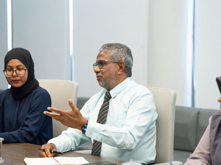 3 މަސް ތެރޭގައި ސަރުކާރު ހިއްސާވާ ކުންފުނިތަކުގެ މުވައްޒަފުންގެ އަދަދު 33 އިންސައްތައަށް މަދުކުރަން އަންގައިފި