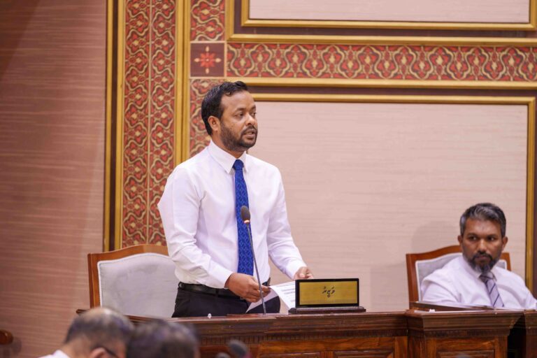 އެމްޑީޕީ މެންބަރުންނަށް މުއްޠަލިބުގެ ރައްދު: ސުވާލުތައް ގިނަވެ، އެޖެންޑާކުރުން ލަސްވުމަކަށް އަޅުގަނޑު ޒިންމާވާން ނުޖެހޭ!