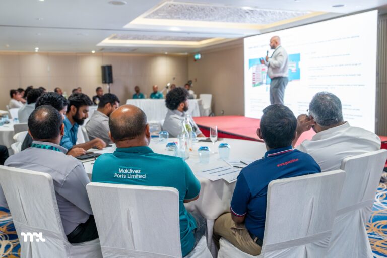 ވިޔަފާރި ބަނދަރު ތިލަފުއްޓަށް ބަދަލުކުރުމާ ގުޅޭގޮތުން އެމްޕީއެލްގެ ޝިޕިންގ އޭޖެންޓުންނާއި ބައެއް ފަރާތްތަކުން ބައްދަލުކޮށްފި