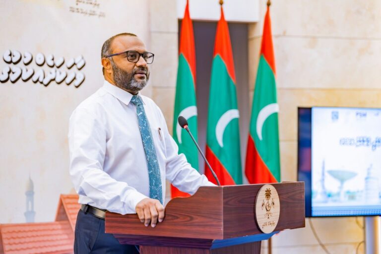 ކުދިންގެ މެދުގައި ބަސްމޮށުންތެރިކަމުގެ ހުނަރު އަށަގެންނެވުމަށް މިނިސްޓަރު ޝަހީމް ގޮވާލައްވައިފި