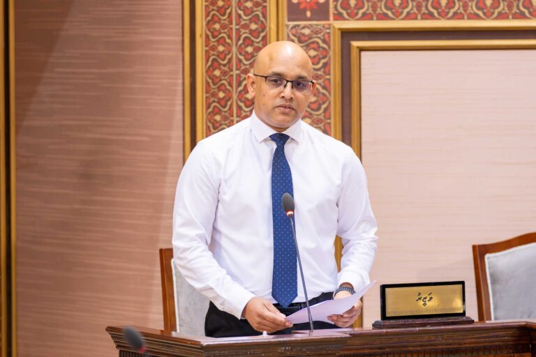 ދައުލަތުގެ ވަޒީފާ ދޫކޮށްލާ މީހުން އަމިއްލަ މަސައްކަތް ފަށަން އެހީވާން 600 މިލިއަން ރުފިޔާގެ ފަންޑެއް