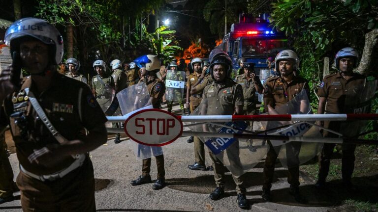 ލަންކާގެ ޖަލެއްގައި ހަމަނުޖެހުމެއް ހިނގައި އެކަކު މަރުވެ ހަ މީހަކަށް ޒަހަމްތަކެއް