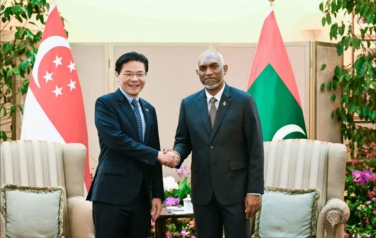 ސިންގަޕޫރުގެ ޤައުމީ ދުވަހުގެ ތަހުނިޔާ ރައީސް ފޮނުއްވައިފި