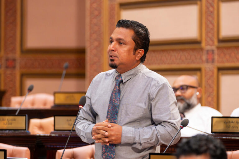 ބޭރު ކޮންޓްރެކްޓަރުން ދައްކަން ޖެހޭ ވިތުހޯލްޑިން ޓެކްސް ދެ ގުނަ ބޮޑުކުރަނީ