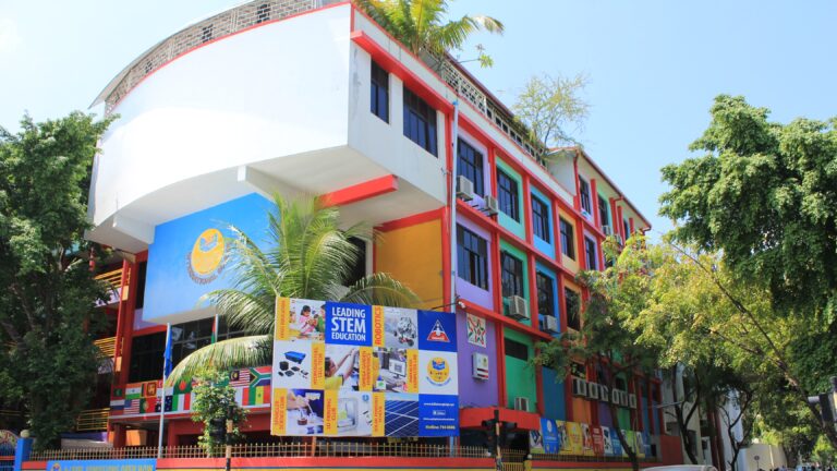 ޒީވާގެ ޖަނާޒާގައި ބައިވެރިވުމަށް ބިލަބޮންގުން މިއަދުގެ ސެޝަންތައް ކުރުކޮށްލައިފި