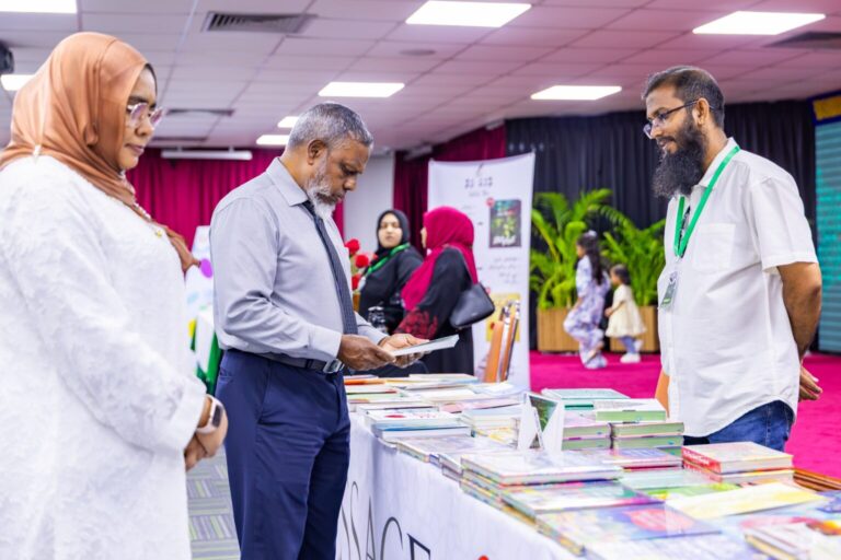 ”މަޢުރިފާ“ ފޮތް މައުރަޒު އިސްލާމީ މަރުކަޒުގައި ފަށައިފި