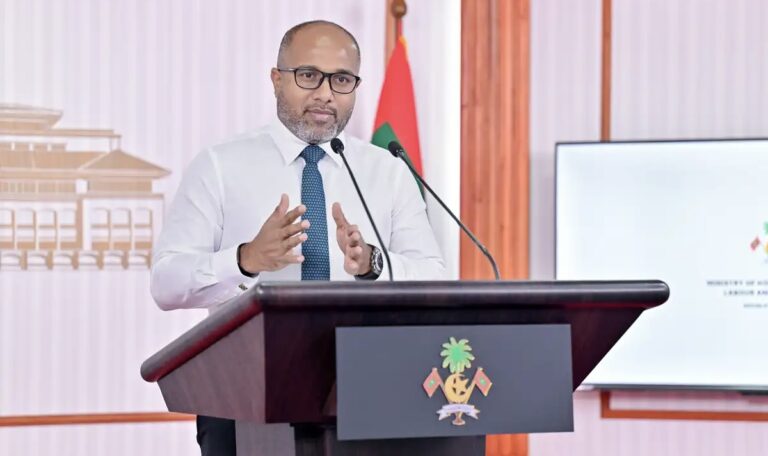 ރަސްމާލެ މަޝްރޫއާ ގުޅުވައި ފިތުނަ އުފެދޭ ގޮތަށް ދޮގު މައުލޫމާތު ނުފެތުރުމަށް އެދިއްޖެ